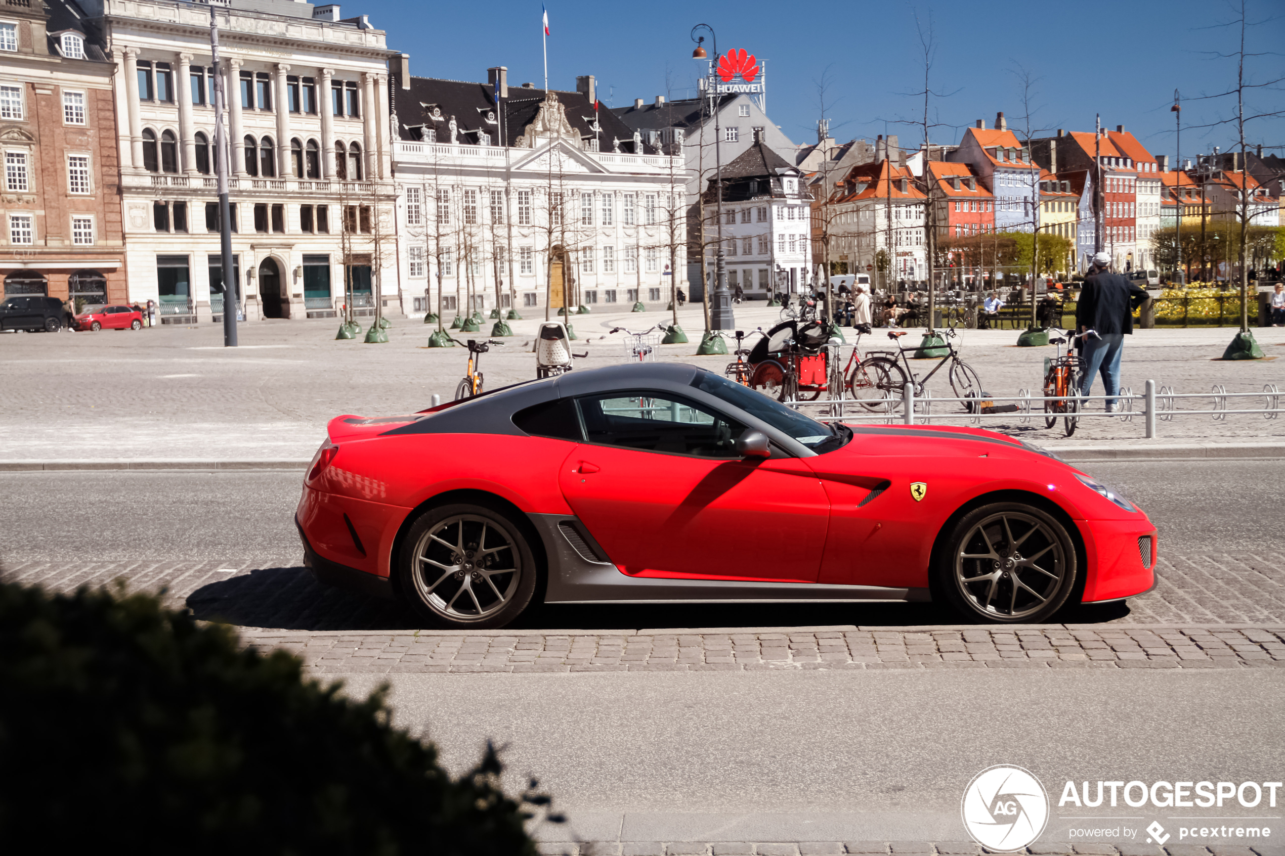 Prachtige Ferrari 599 GTO mag naar buiten in Kopenhagen