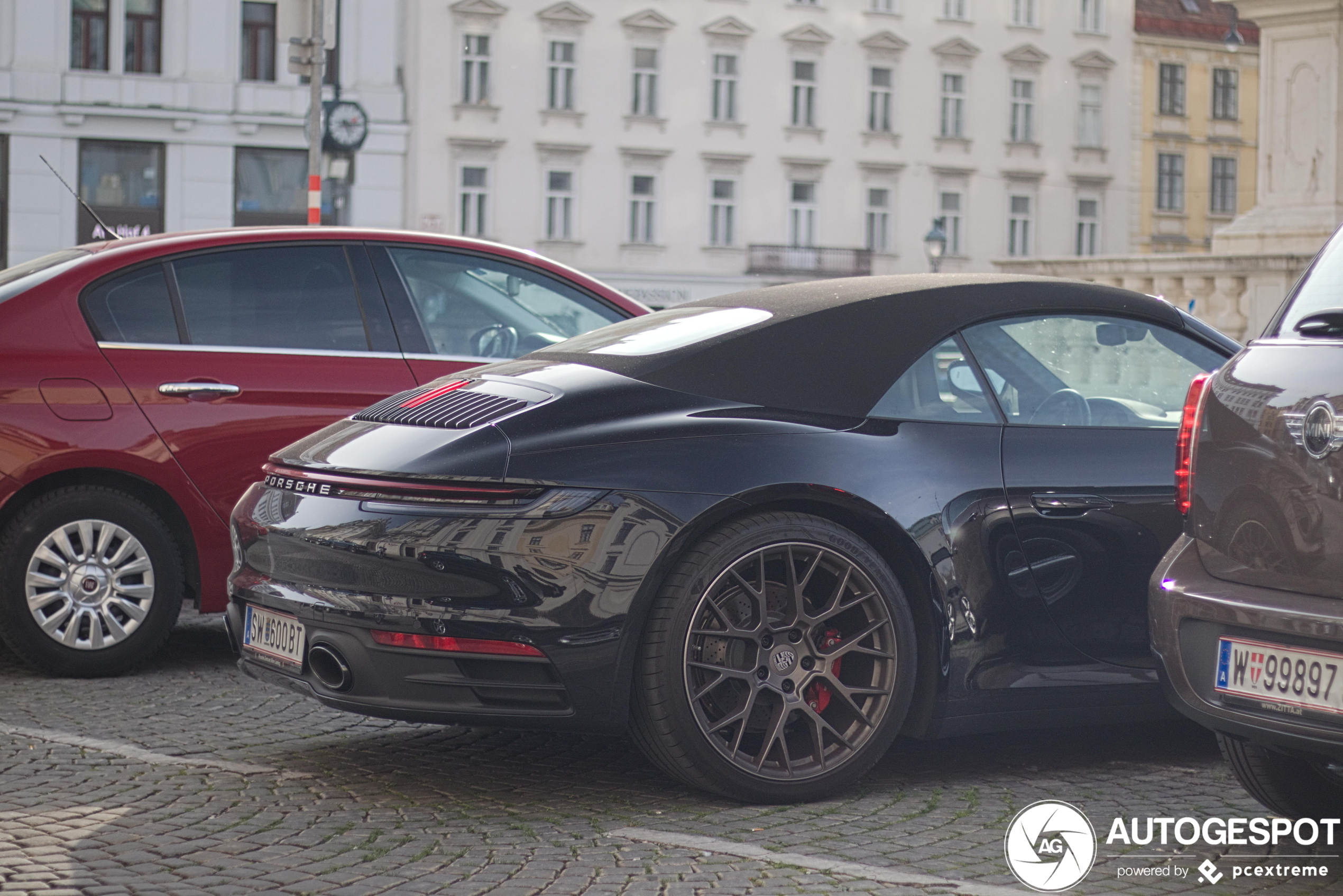 Porsche 992 Carrera 4S Cabriolet