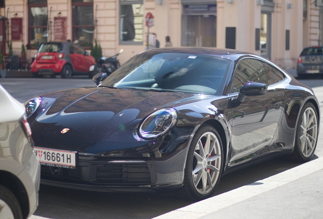 Porsche 992 Carrera 4S