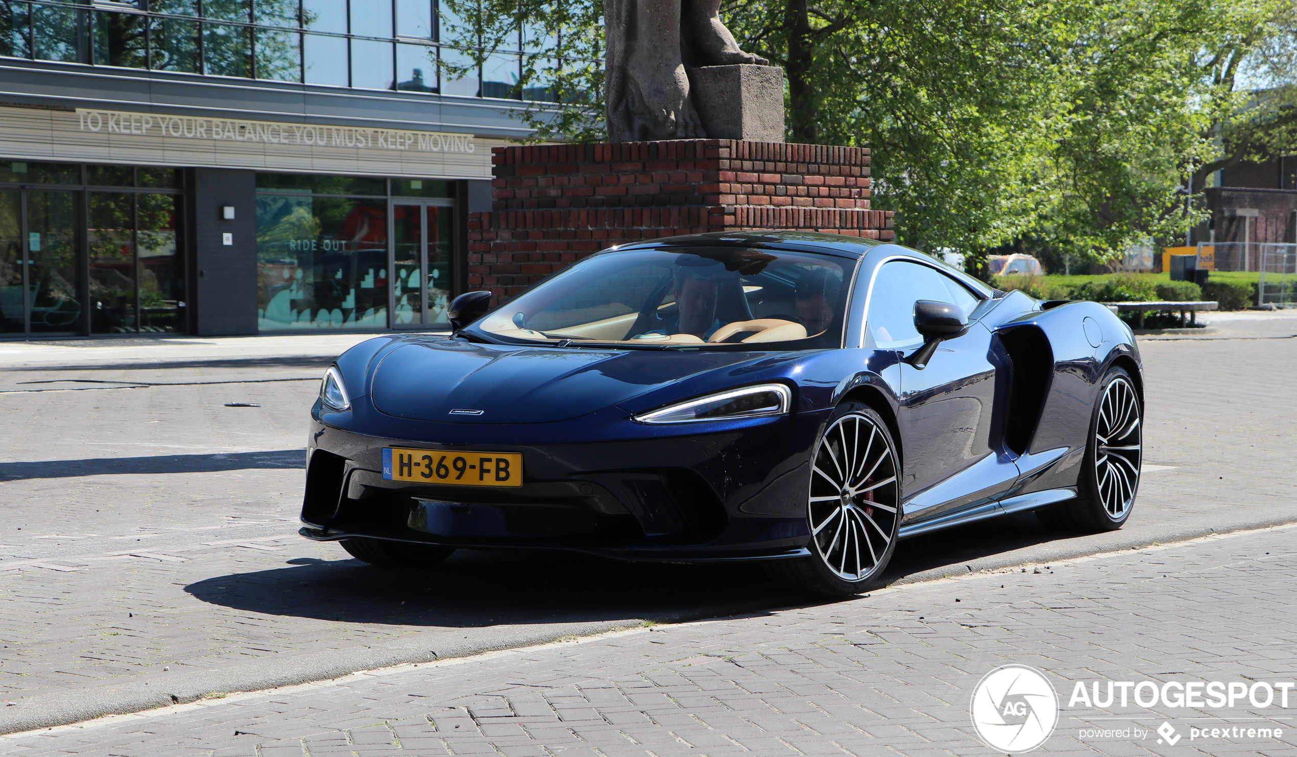 McLaren GT