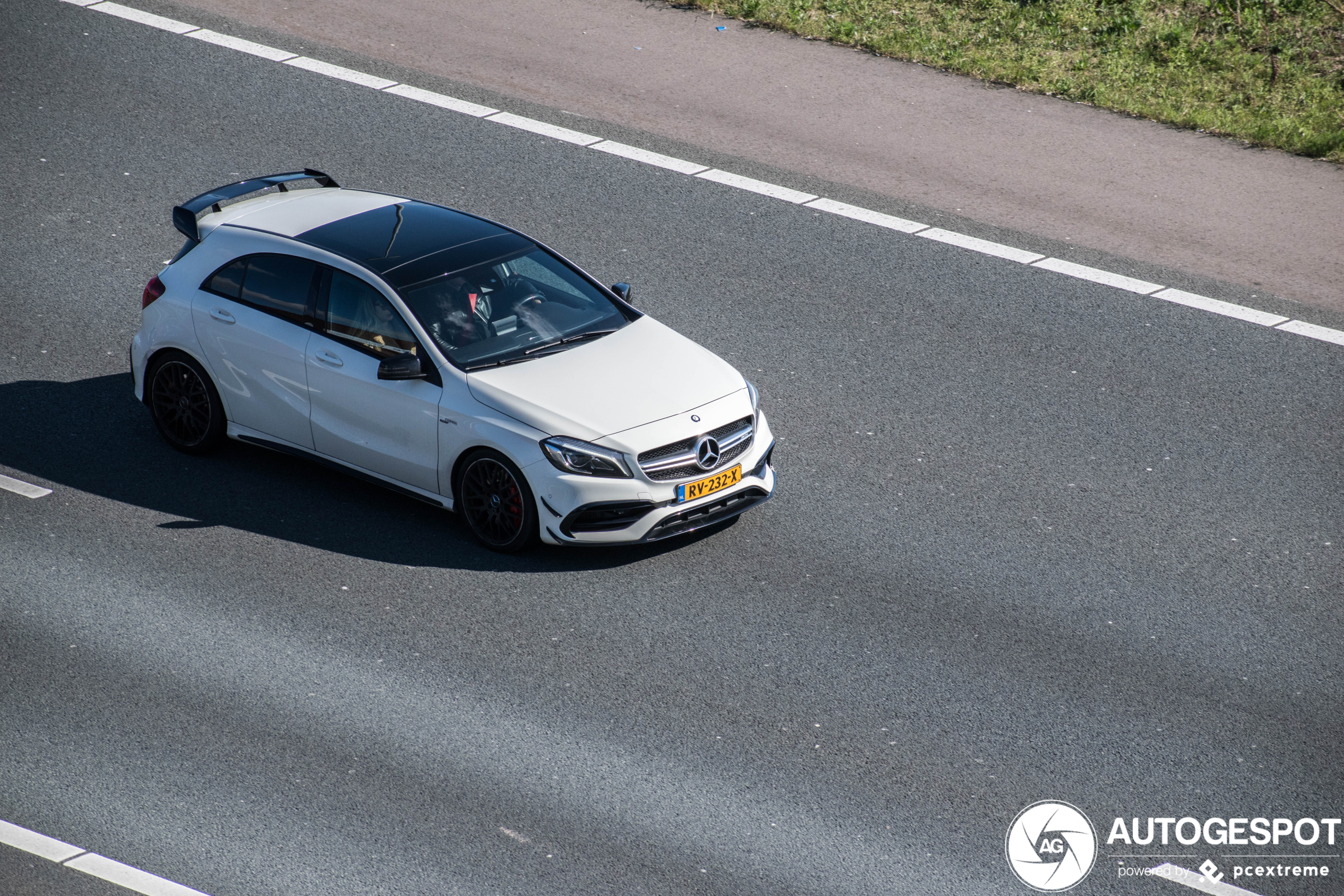 Mercedes-AMG A 45 W176 2015