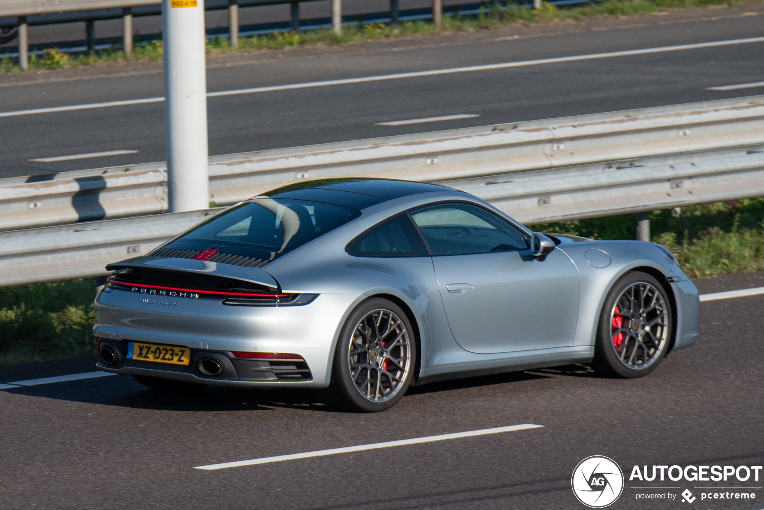 Porsche 992 Carrera 4S