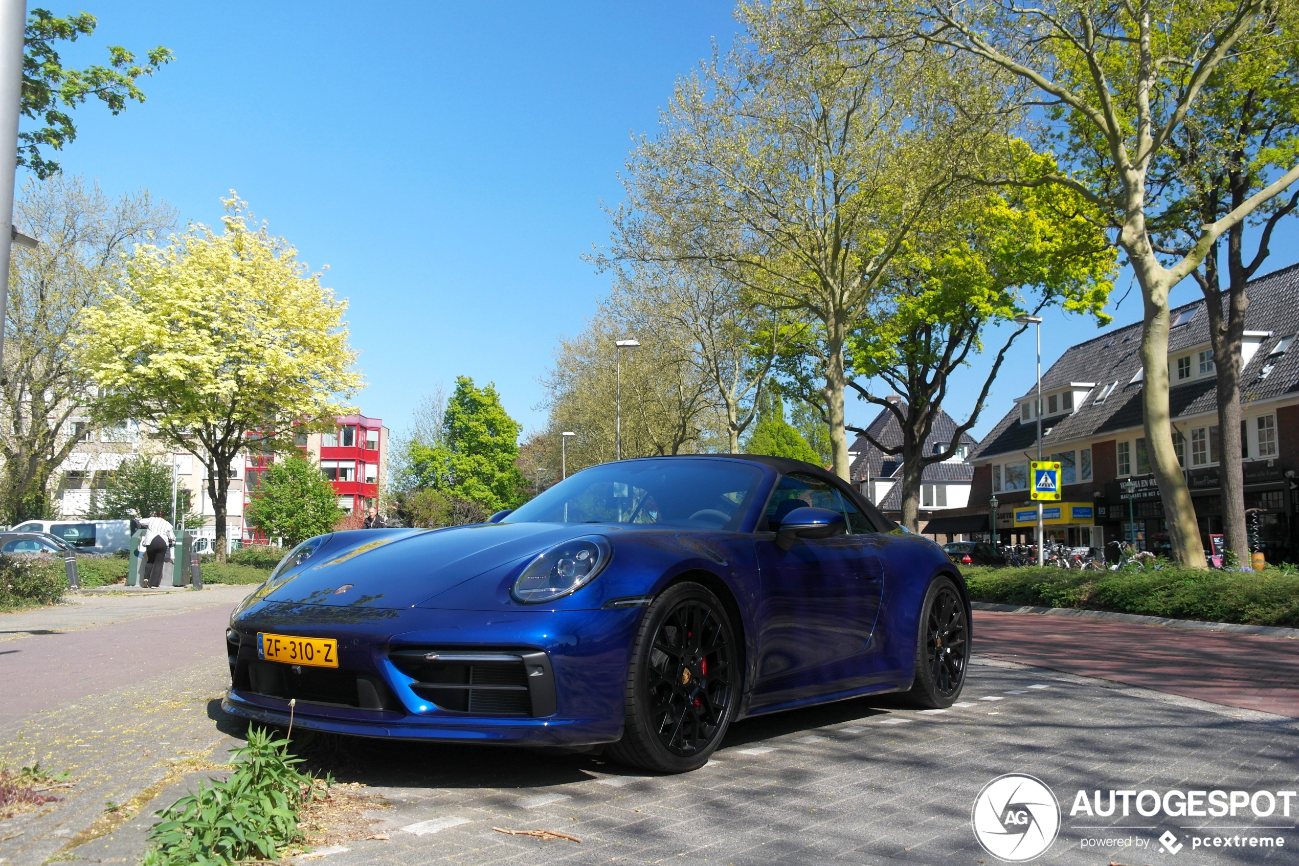 Porsche 992 Carrera 4S Cabriolet