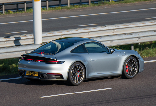 Porsche 992 Carrera 4S