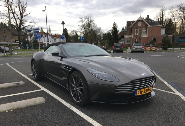 Aston Martin DB11 V8 Volante