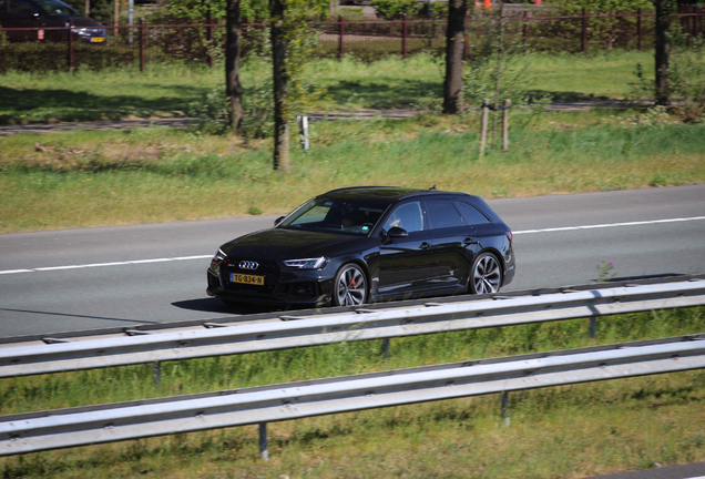 Audi RS4 Avant B9