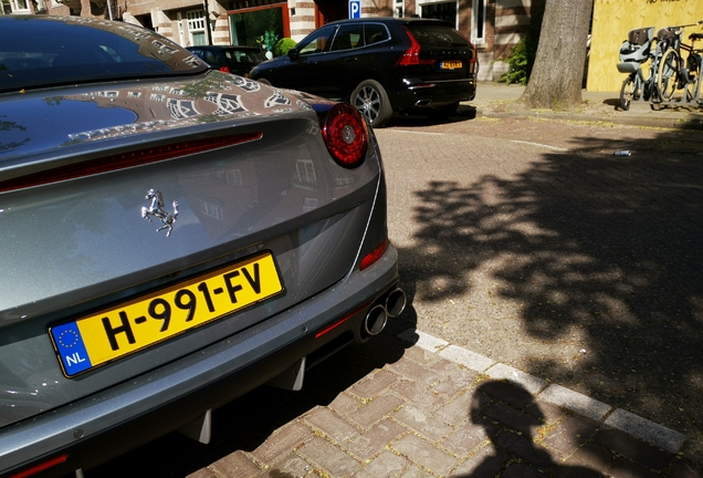 Ferrari California T