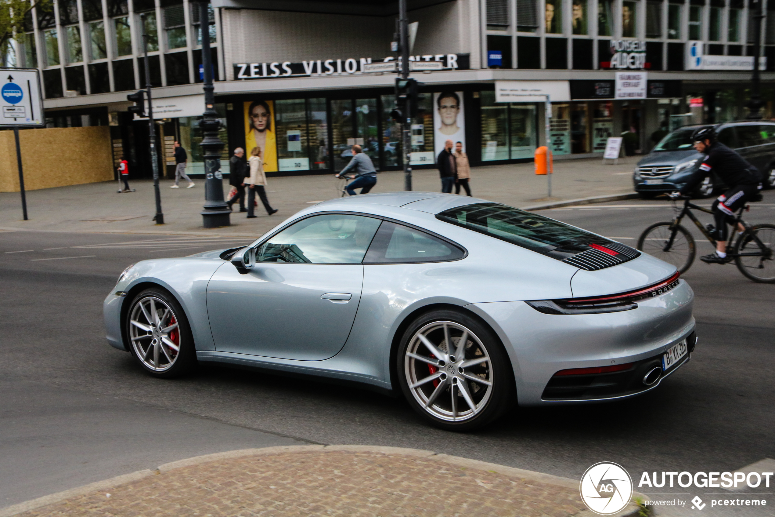 Porsche 992 Carrera 4S