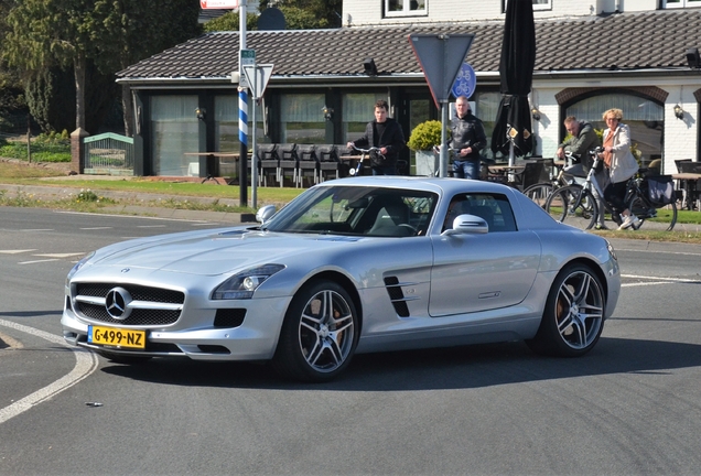 Mercedes-Benz SLS AMG