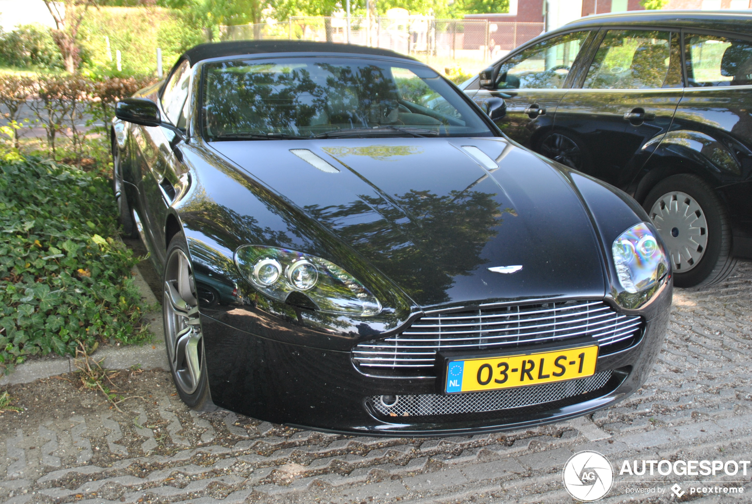 Aston Martin V8 Vantage N400 Roadster