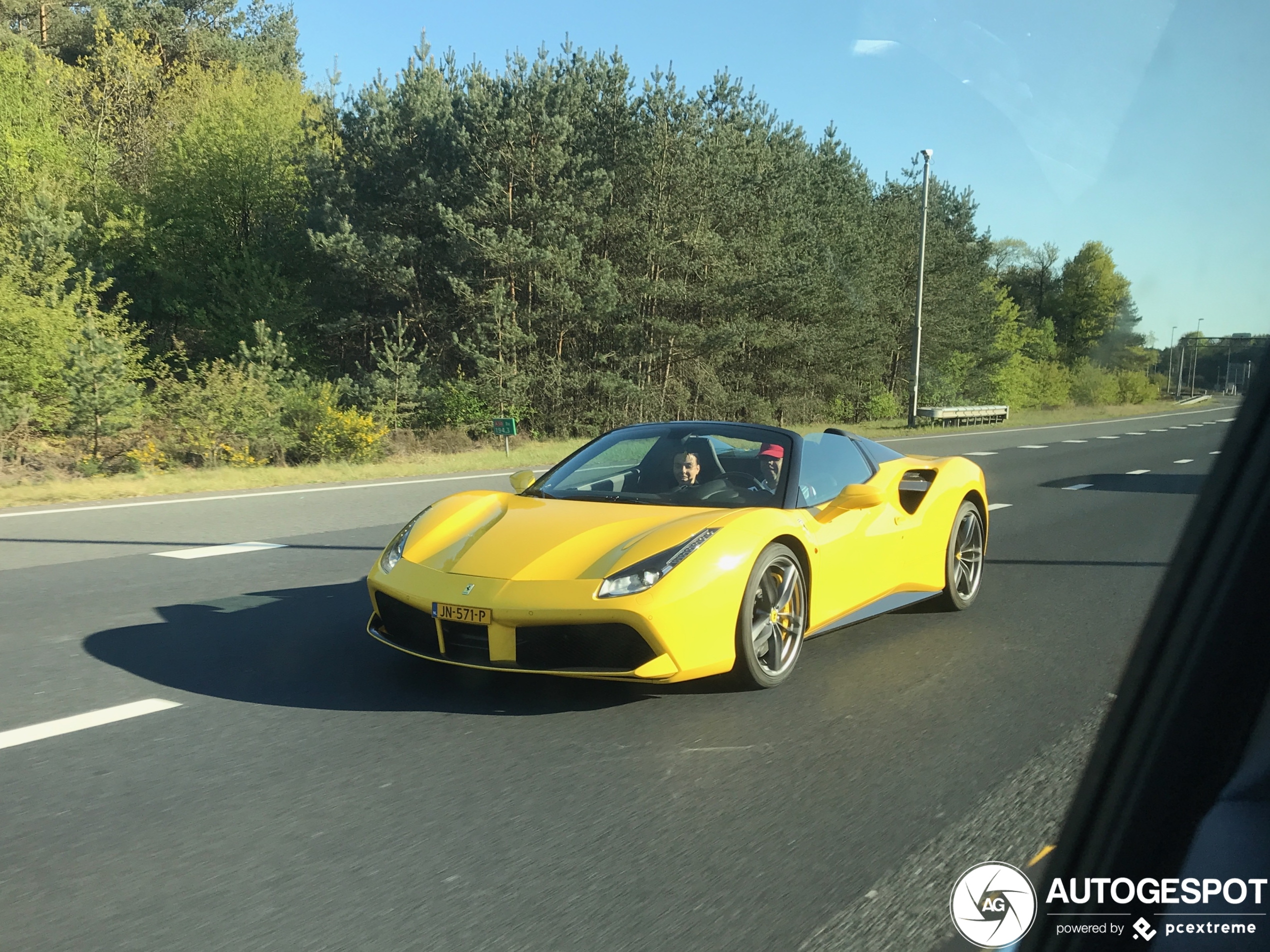 Ferrari 488 Spider