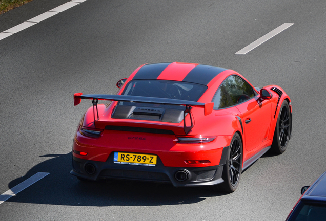 Porsche 991 GT2 RS Weissach Package