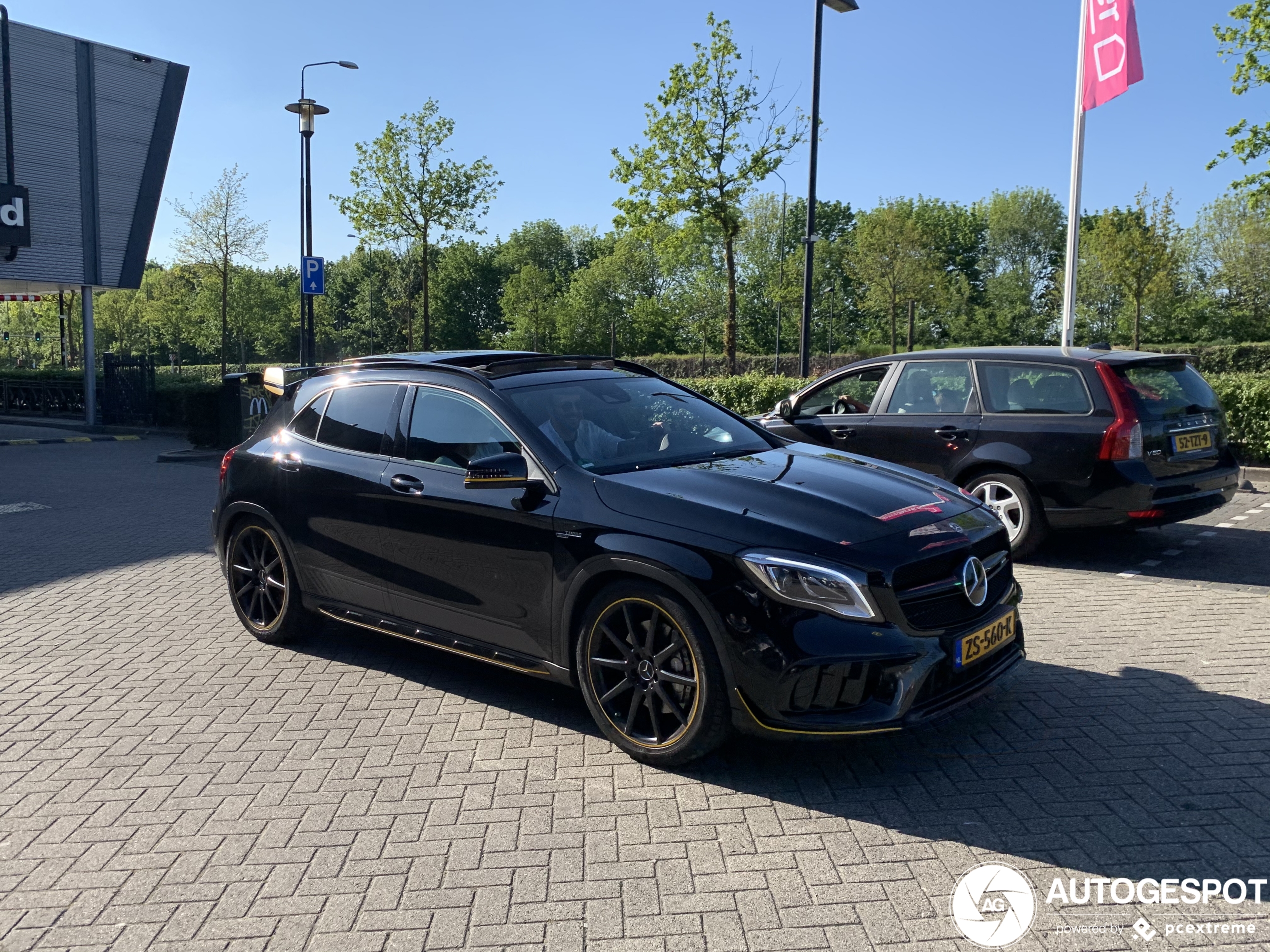 Mercedes-AMG GLA 45 X156 Yellow Night Edition