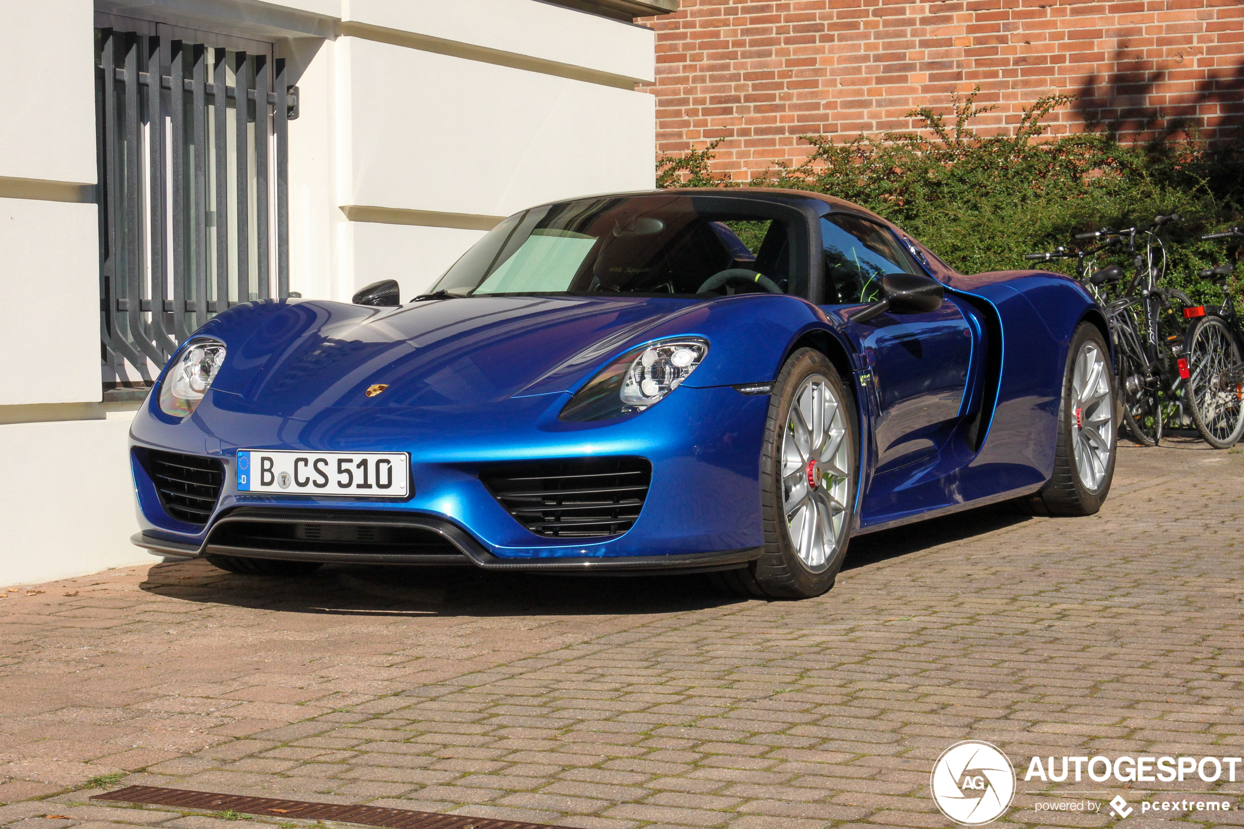 Porsche 918 Spyder Weissach Package