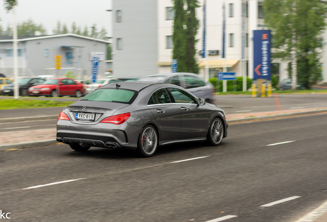 Mercedes-Benz CLA 45 AMG C117