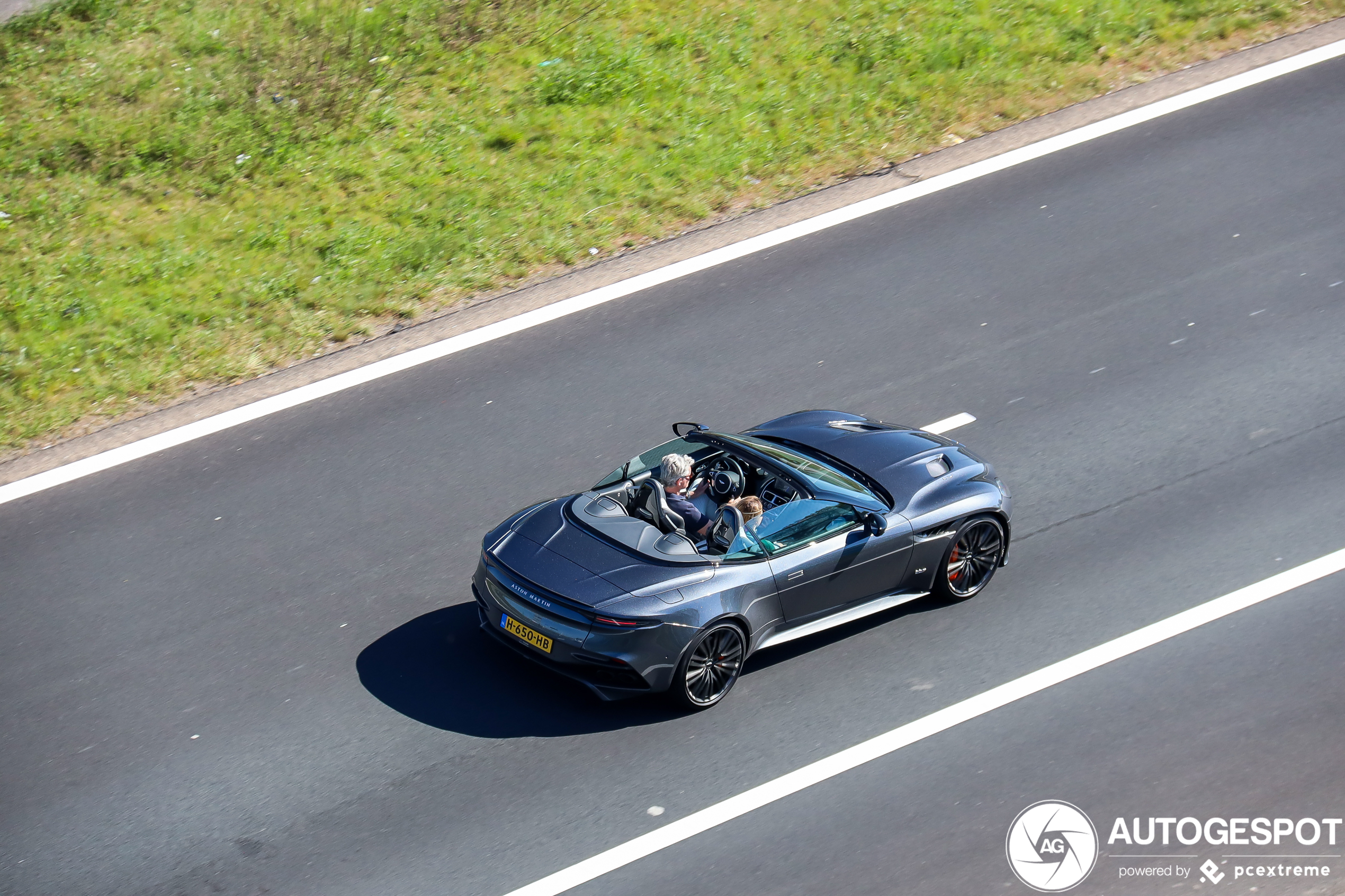 Aston Martin DBS Superleggera Volante