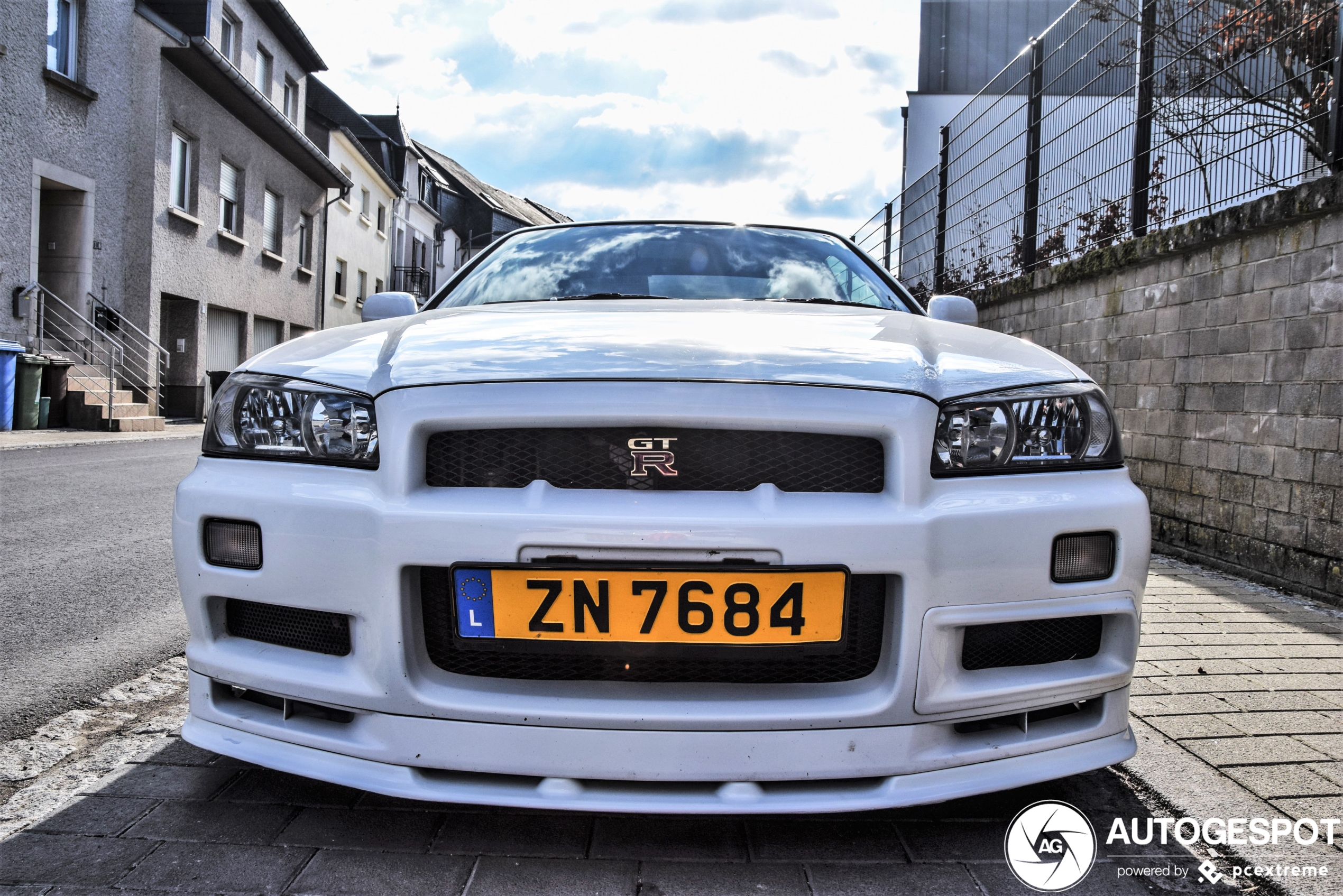 Nissan Skyline R34 GT-R V-Spec - 13 January 2020 - Autogespot