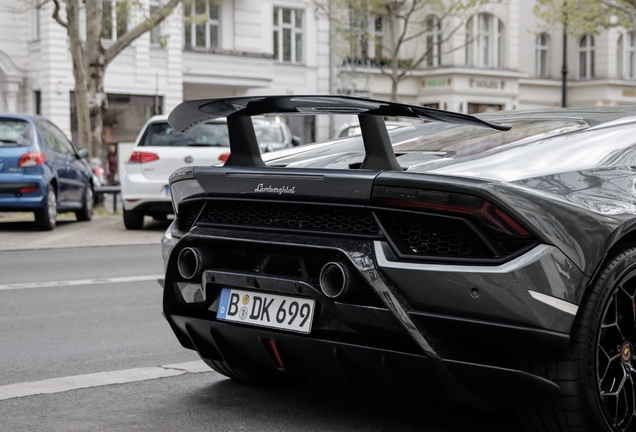 Lamborghini Huracán LP640-4 Performante