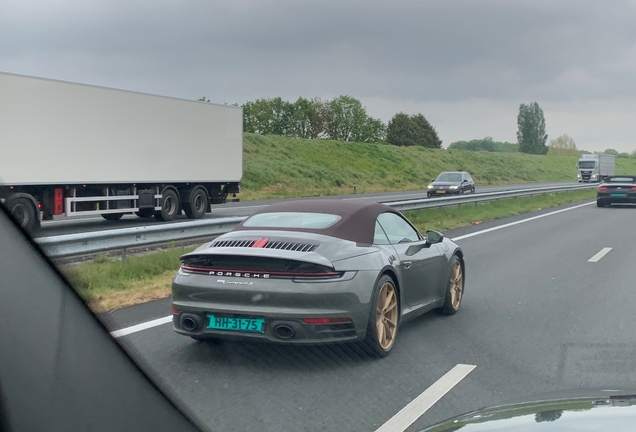 Porsche 992 Carrera 4S Cabriolet