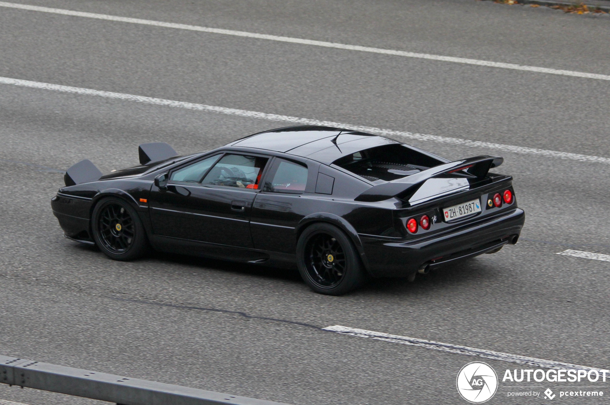 Lotus Esprit V8 - 30 April 2020 - Autogespot