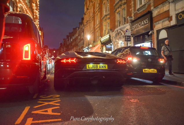 Lamborghini Aventador S LP740-4 Roadster