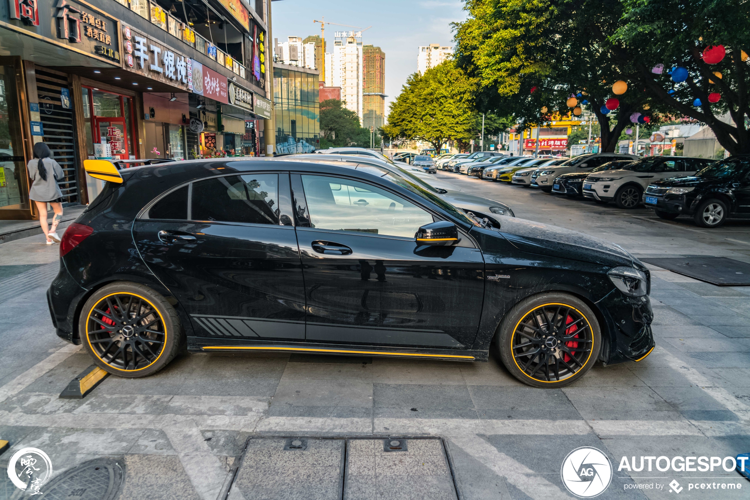 Mercedes-AMG A 45 W176 Yellow Night Edition