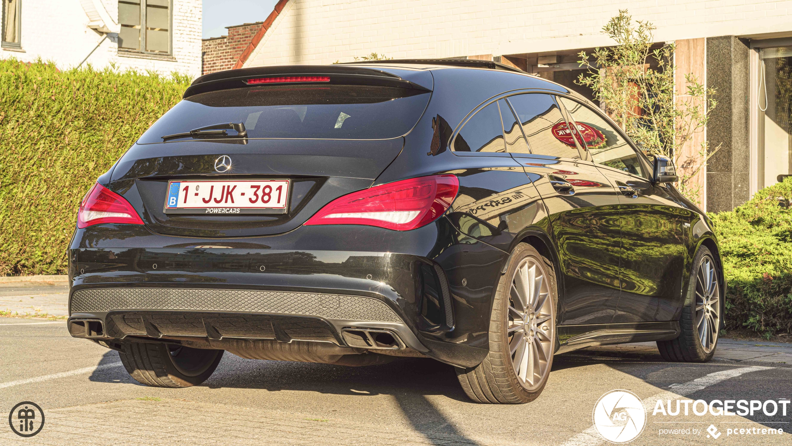 Mercedes-Benz CLA 45 AMG Shooting Brake