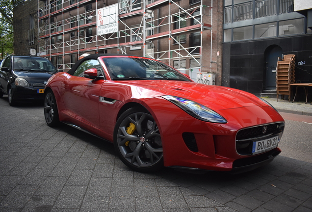 Jaguar F-TYPE R AWD Convertible