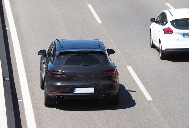 Porsche 95B Macan GTS