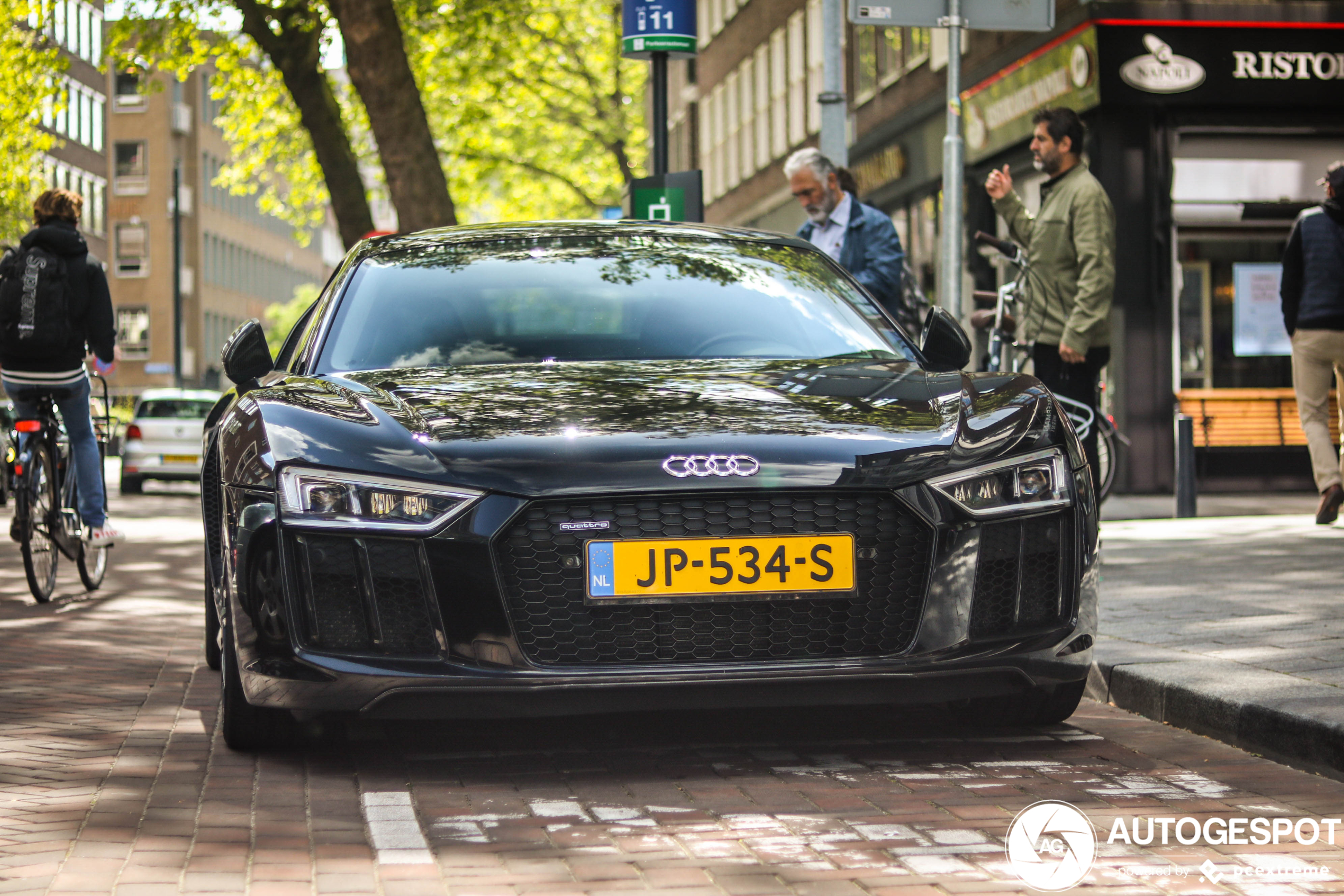 Audi R8 V10 Plus 2015