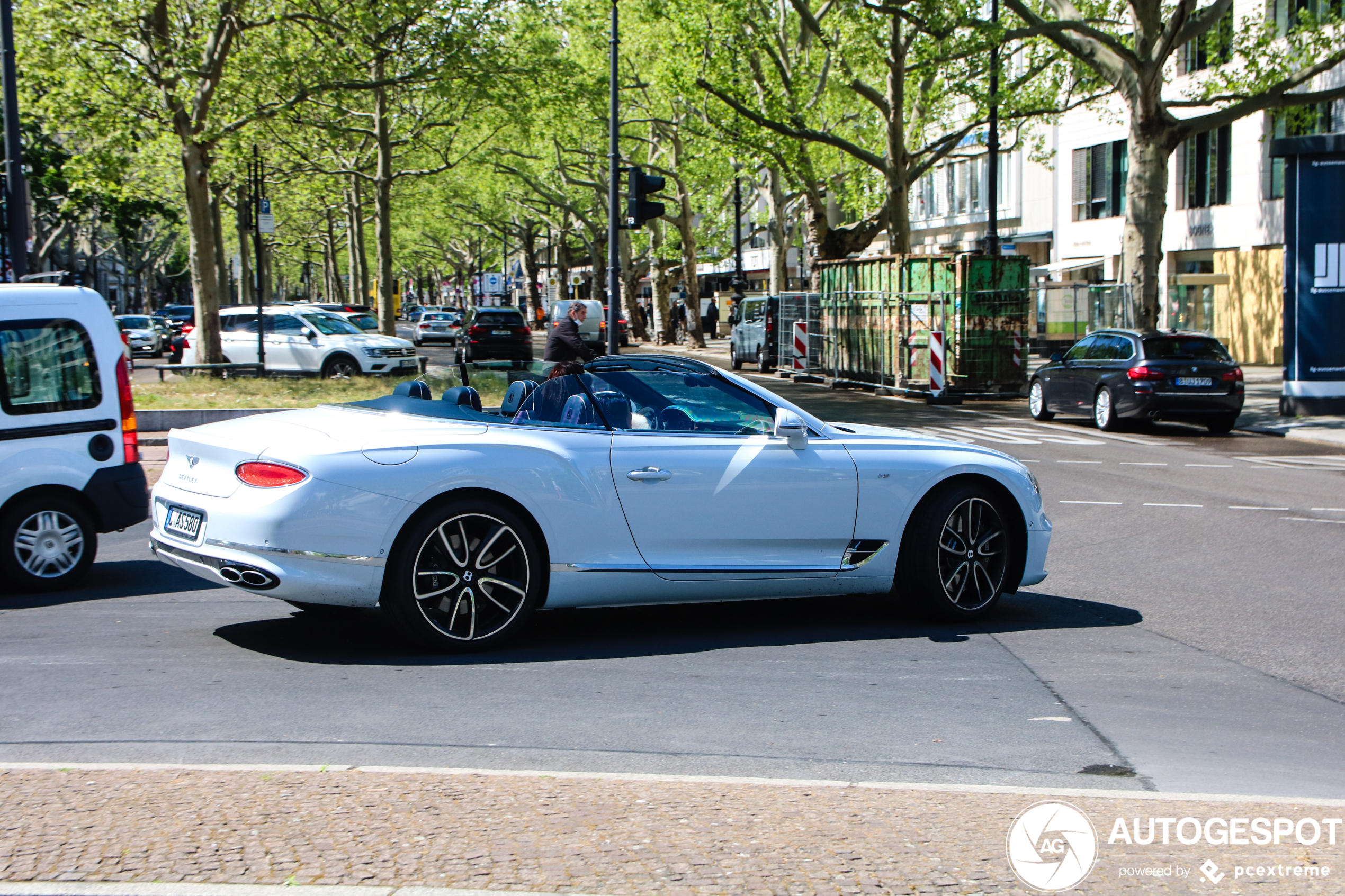 Bentley Continental GTC V8 2020