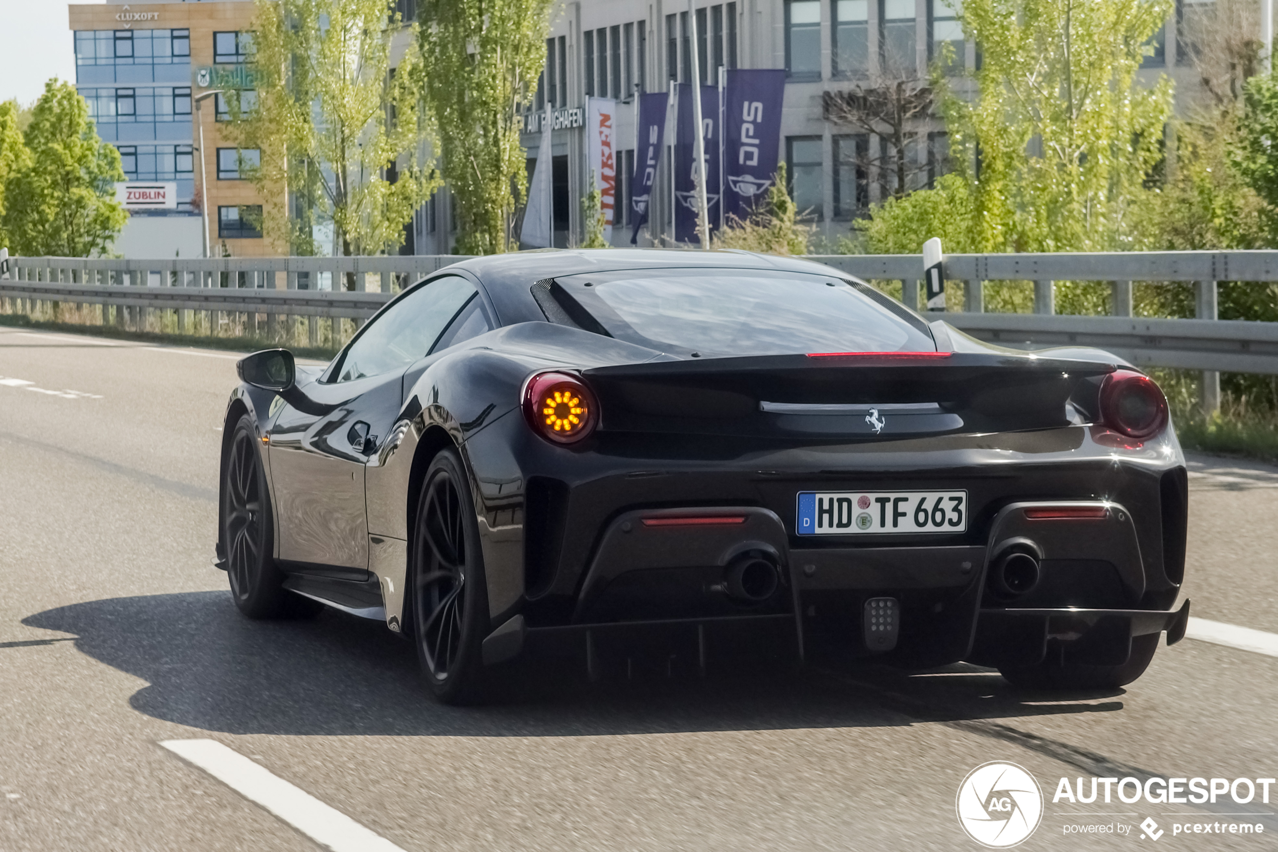 Ferrari 488 Pista