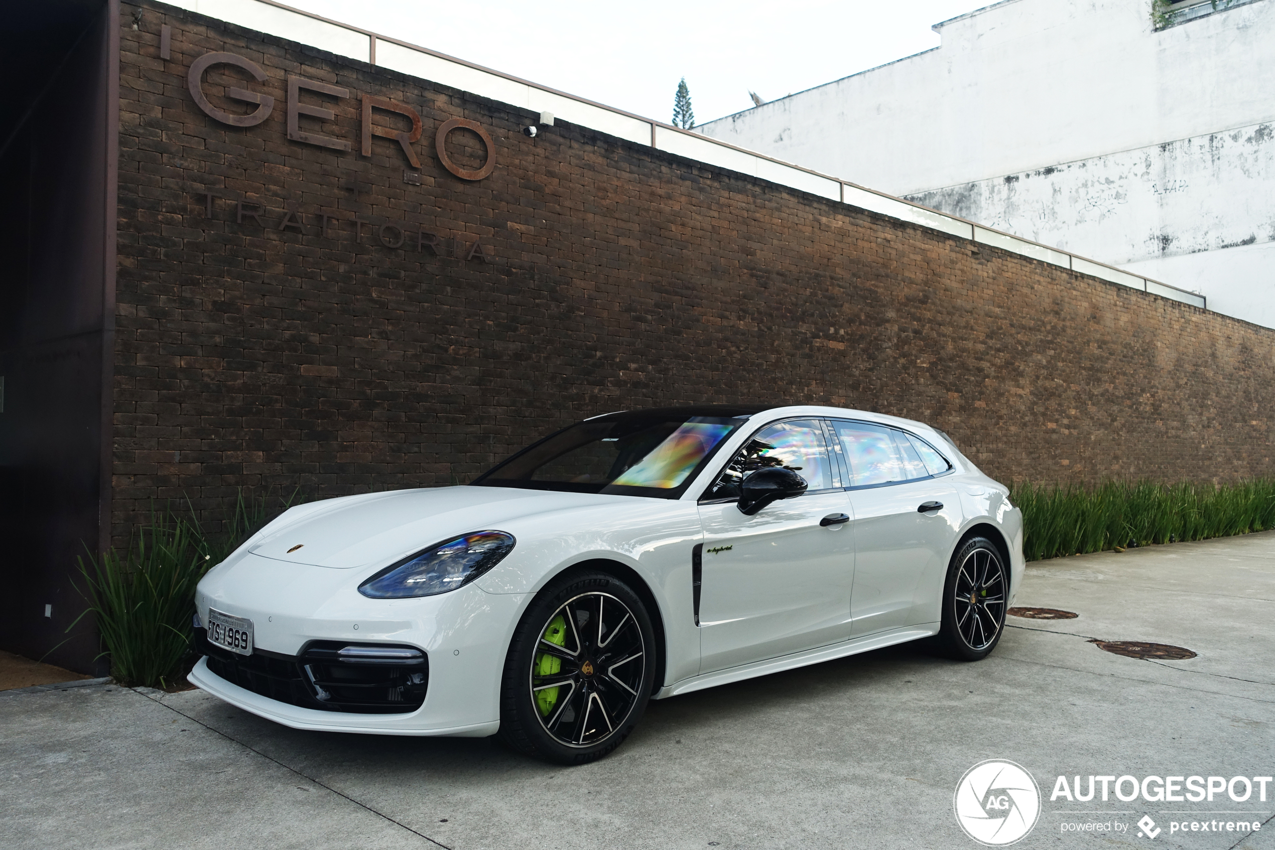 Porsche 971 Panamera Turbo S E-Hybrid Sport Turismo