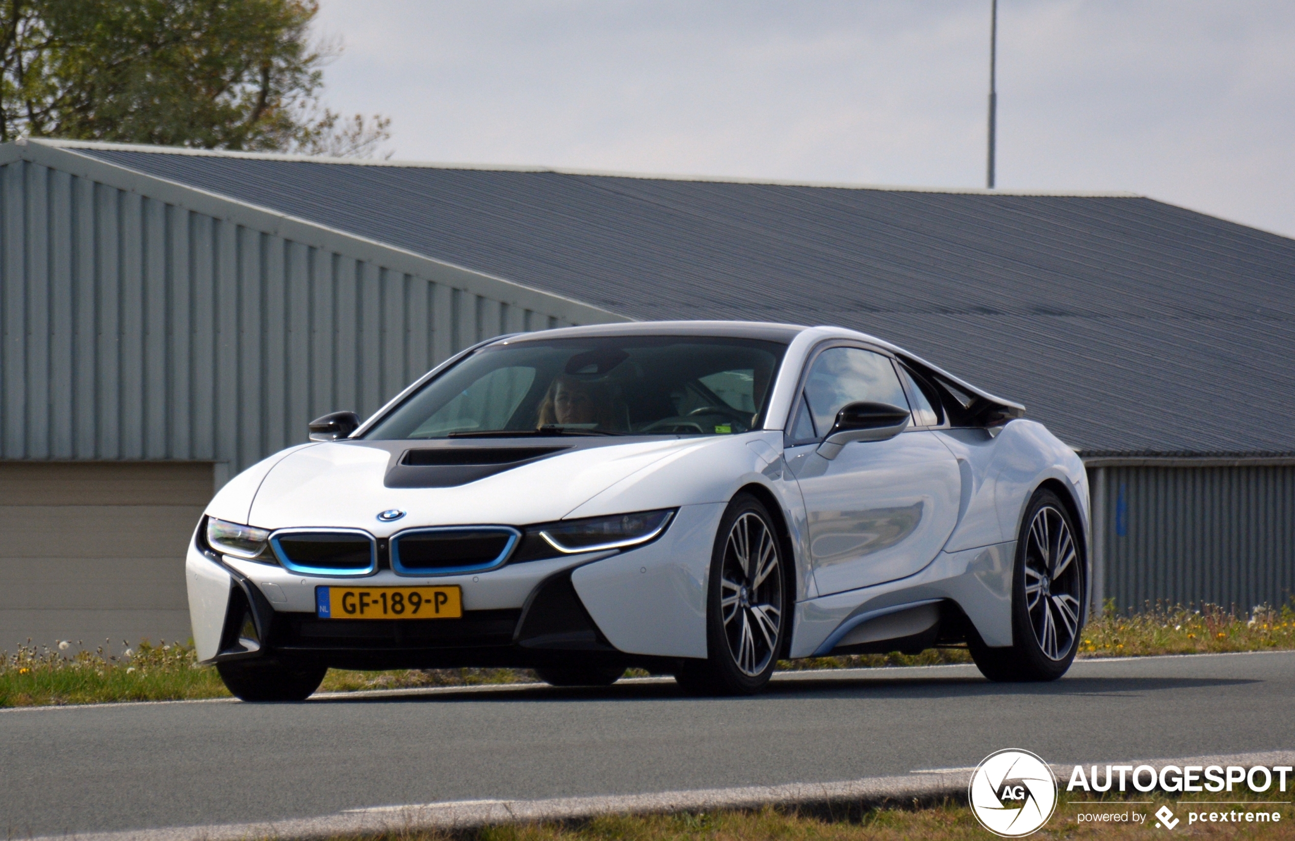 BMW i8