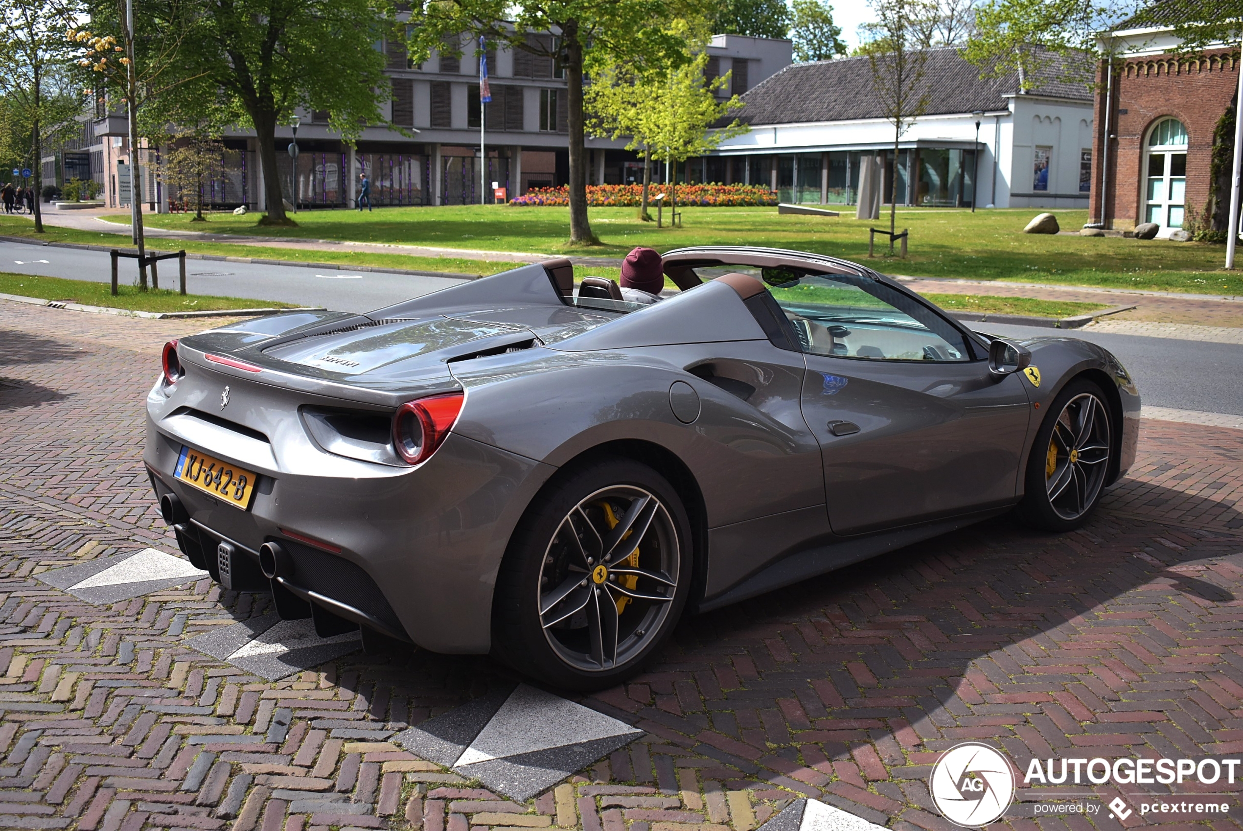 Ferrari 488 Spider