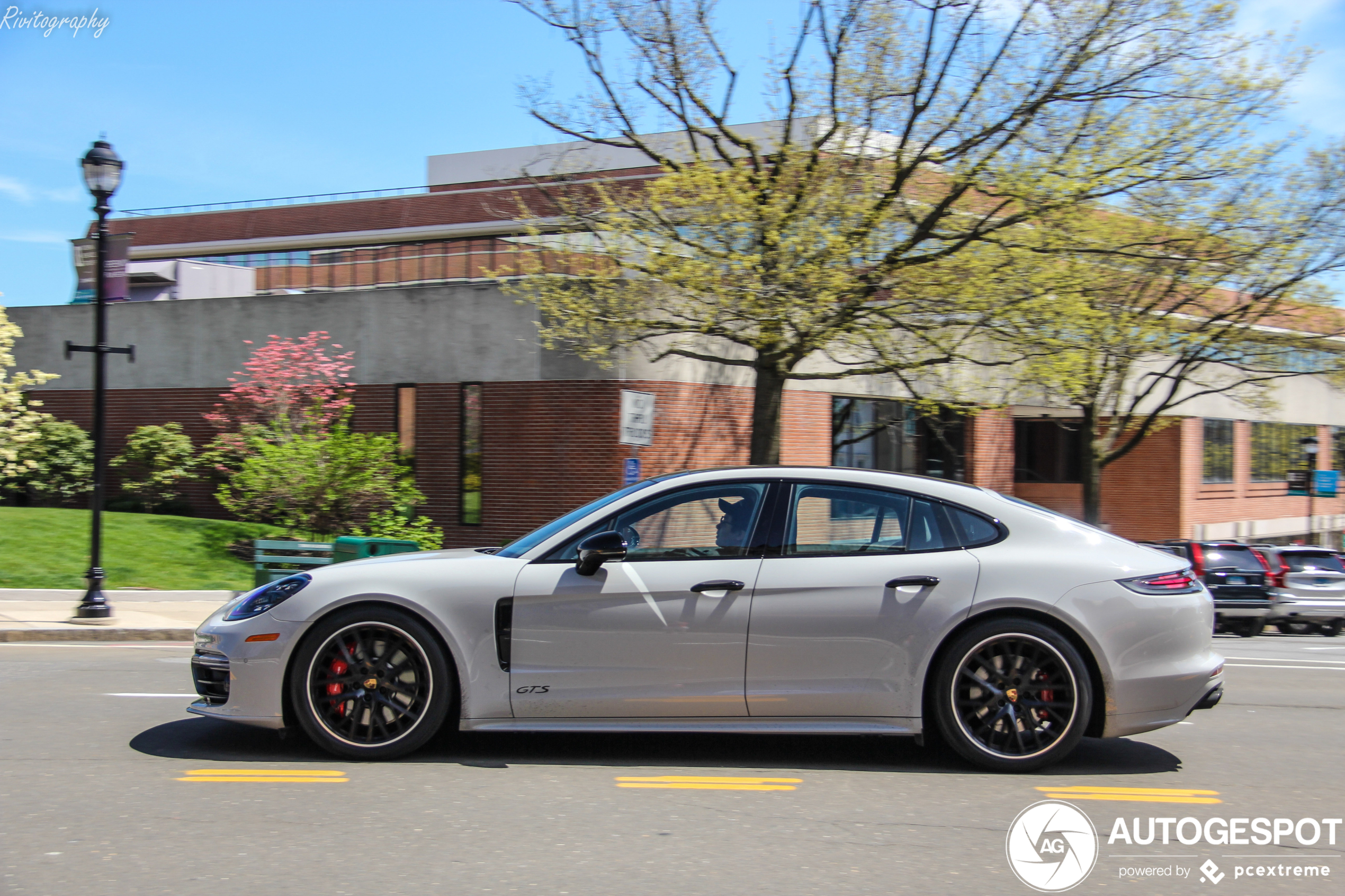 Porsche 971 Panamera GTS MkI