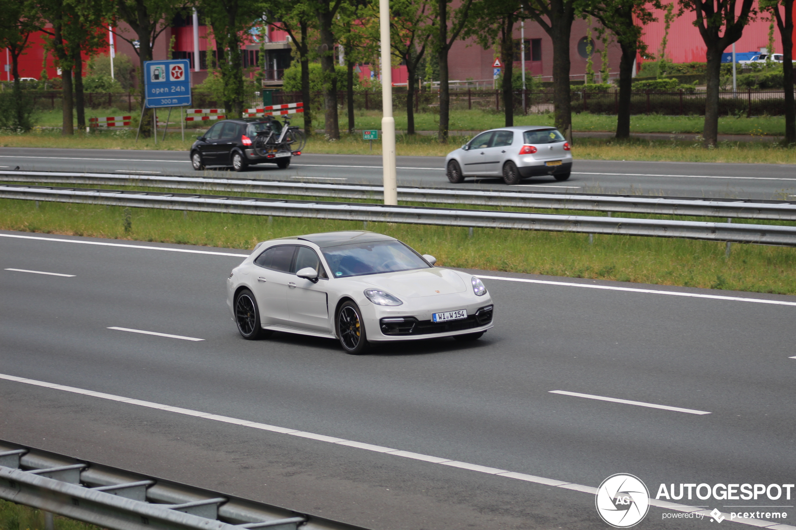 Porsche 971 Panamera Turbo Sport Turismo