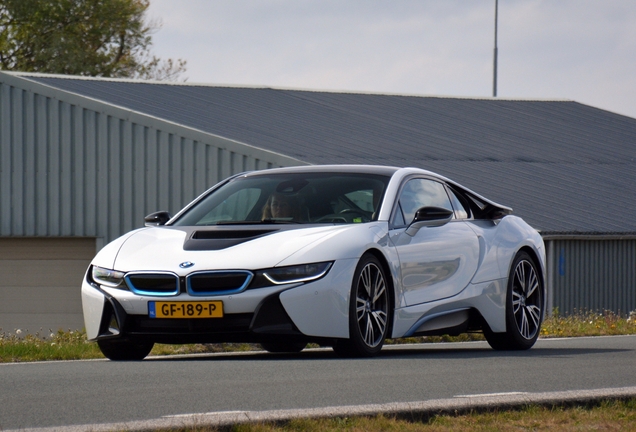 BMW i8