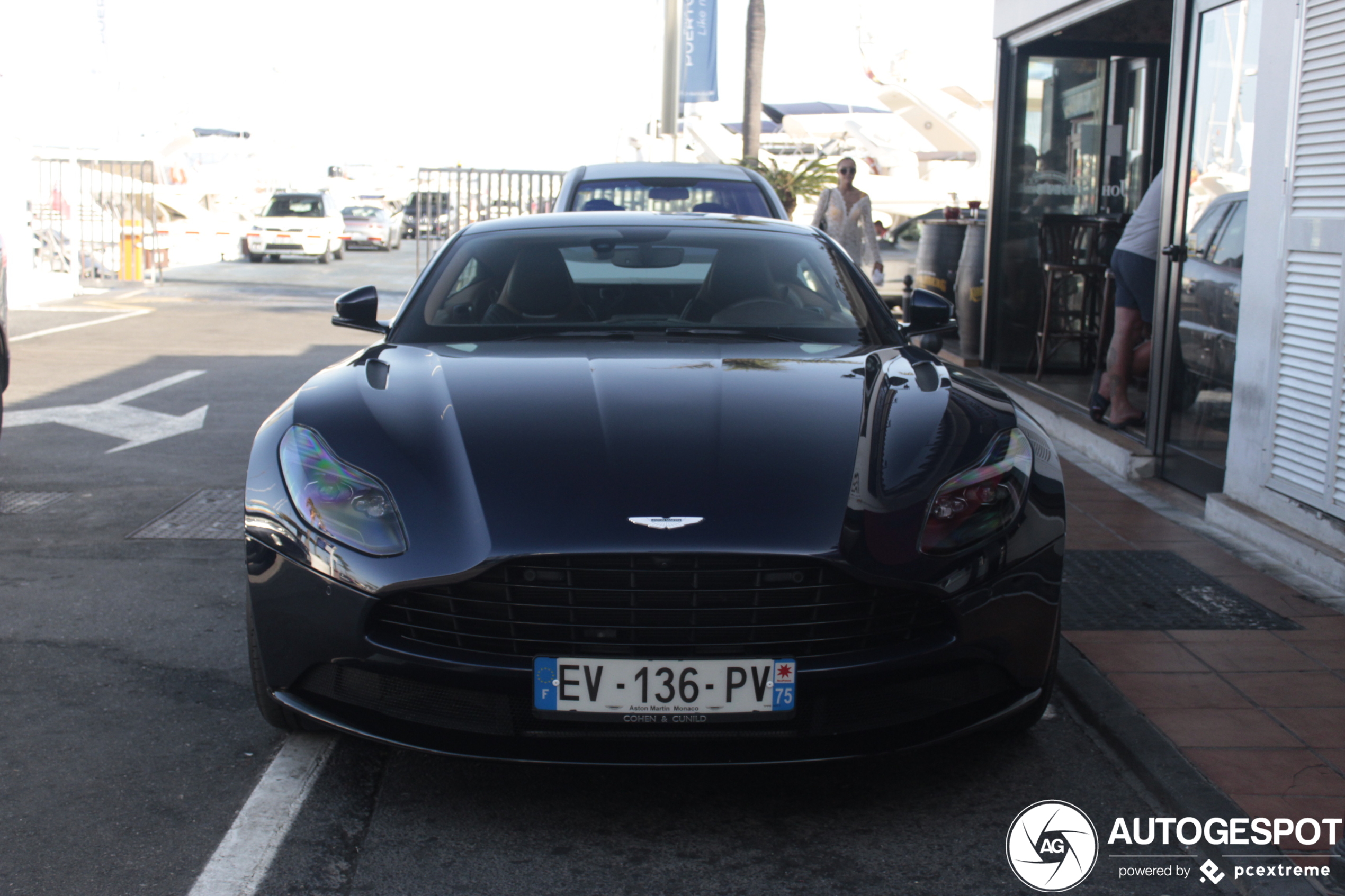 Aston Martin DB11 V8