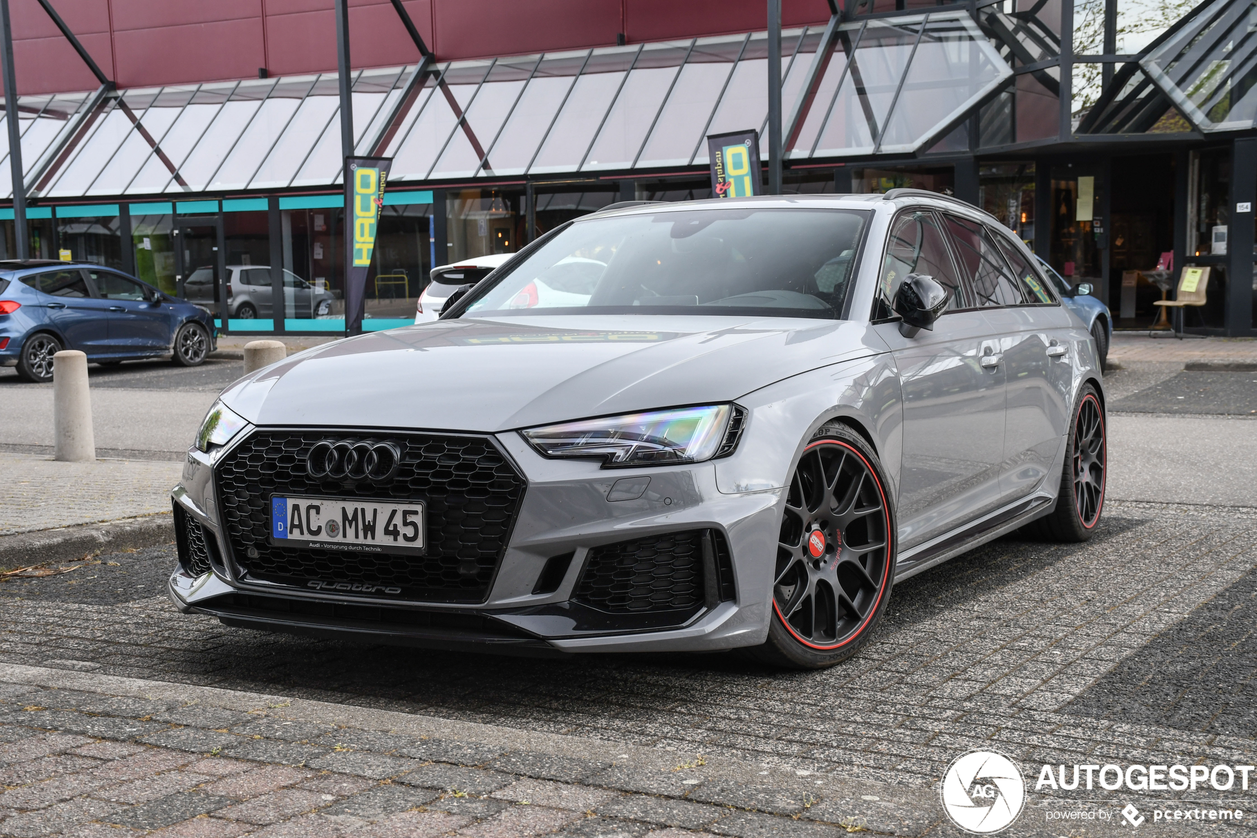 Audi RS4 Avant B9