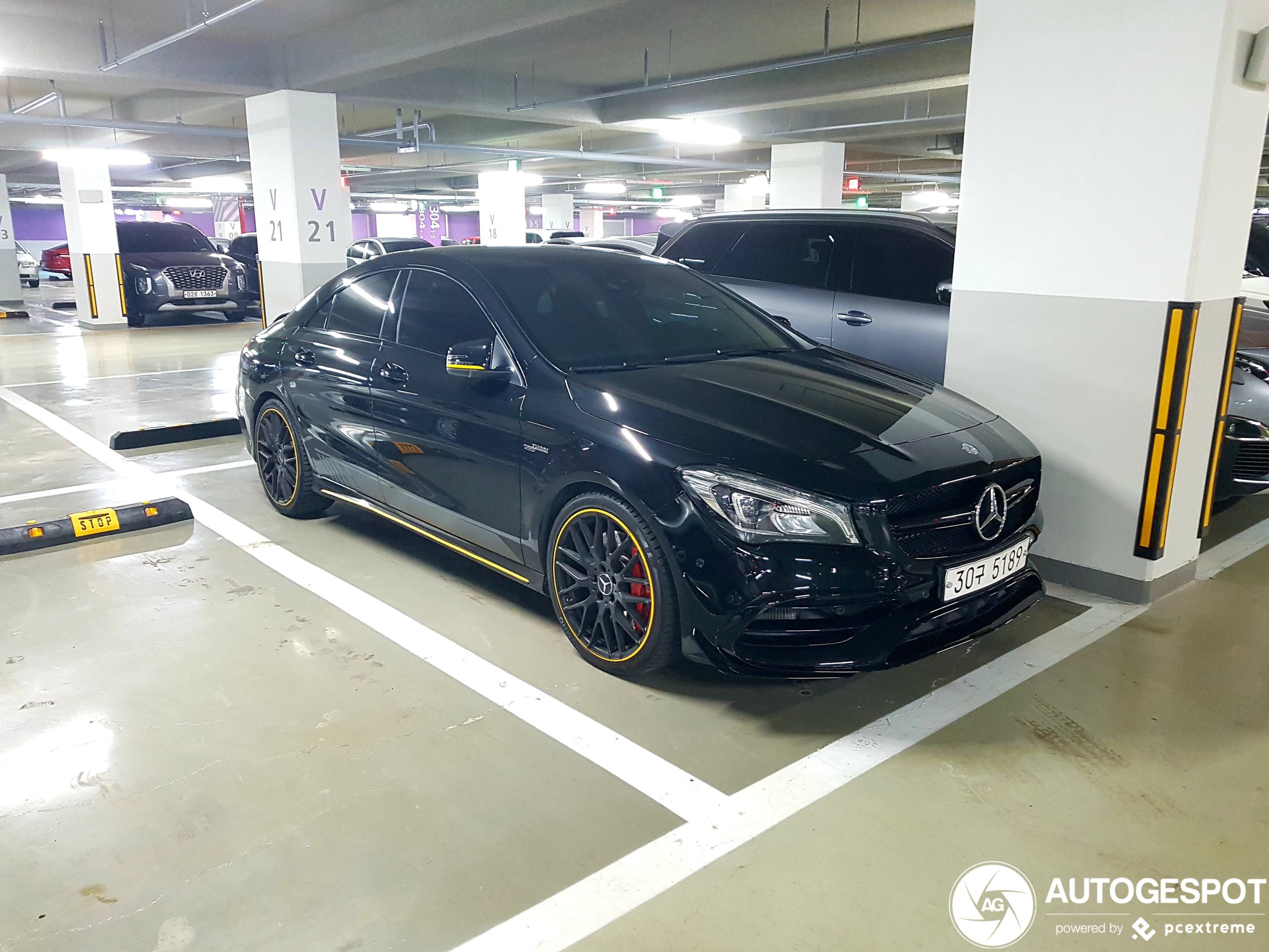 Mercedes-AMG CLA 45 C117 Yellow Night Edition