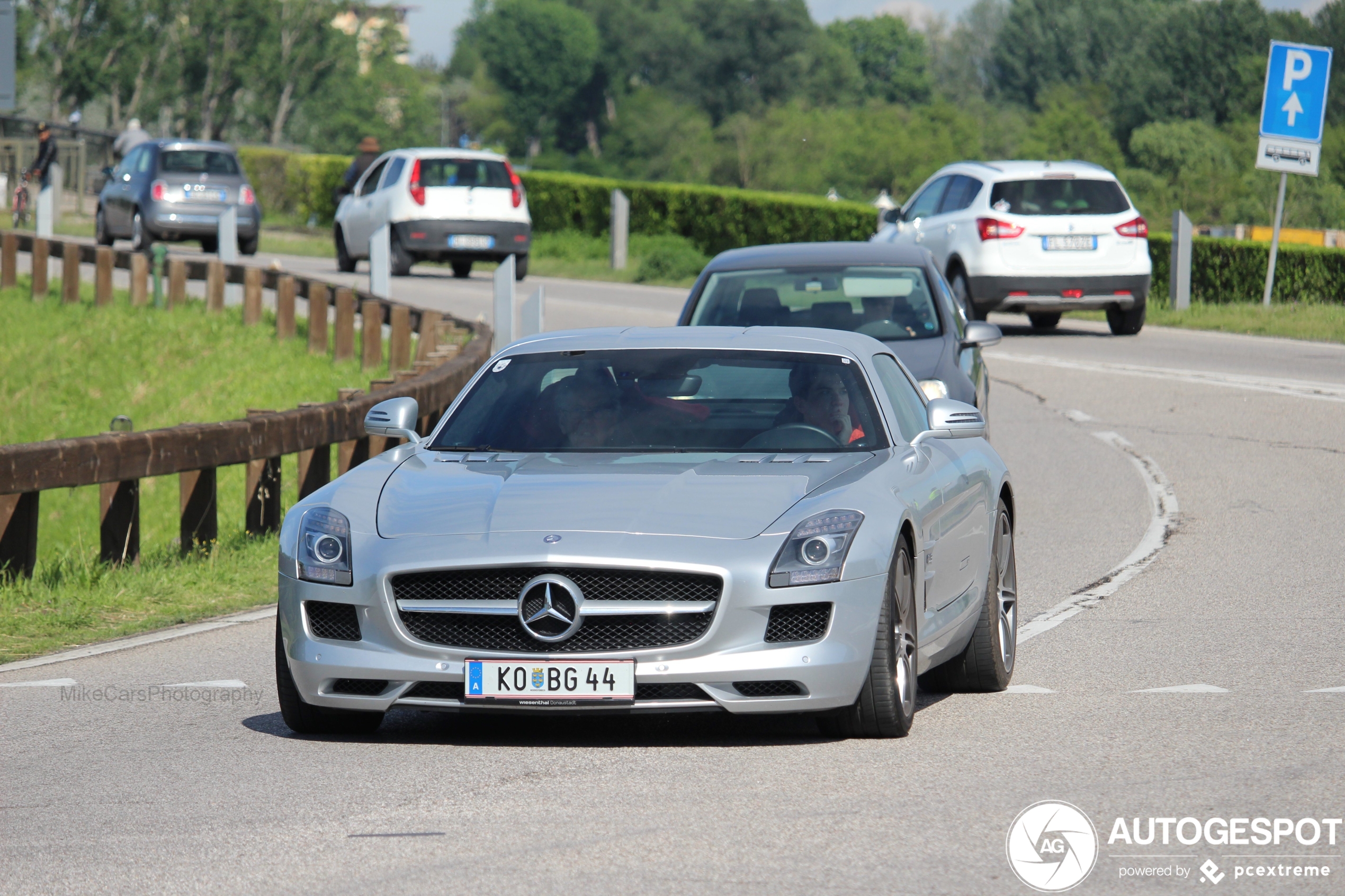 Mercedes-Benz SLS AMG