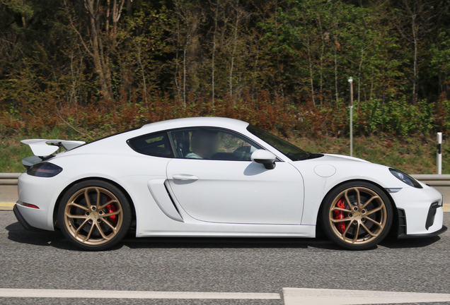 Porsche 718 Cayman GT4