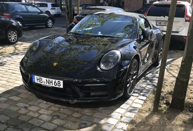 Porsche 992 Carrera 4S Cabriolet