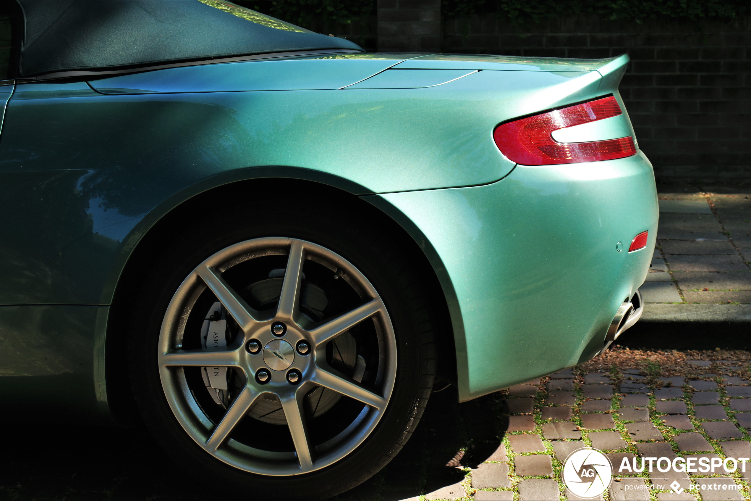 Aston Martin V8 Vantage Roadster