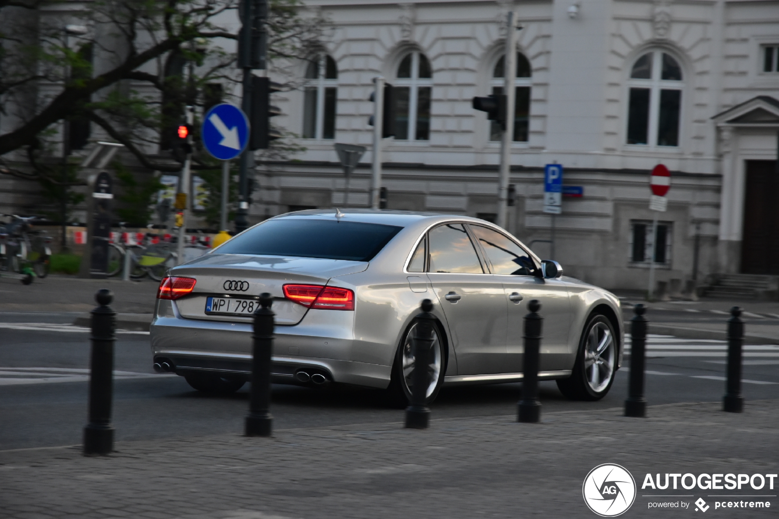 Audi S8 D4