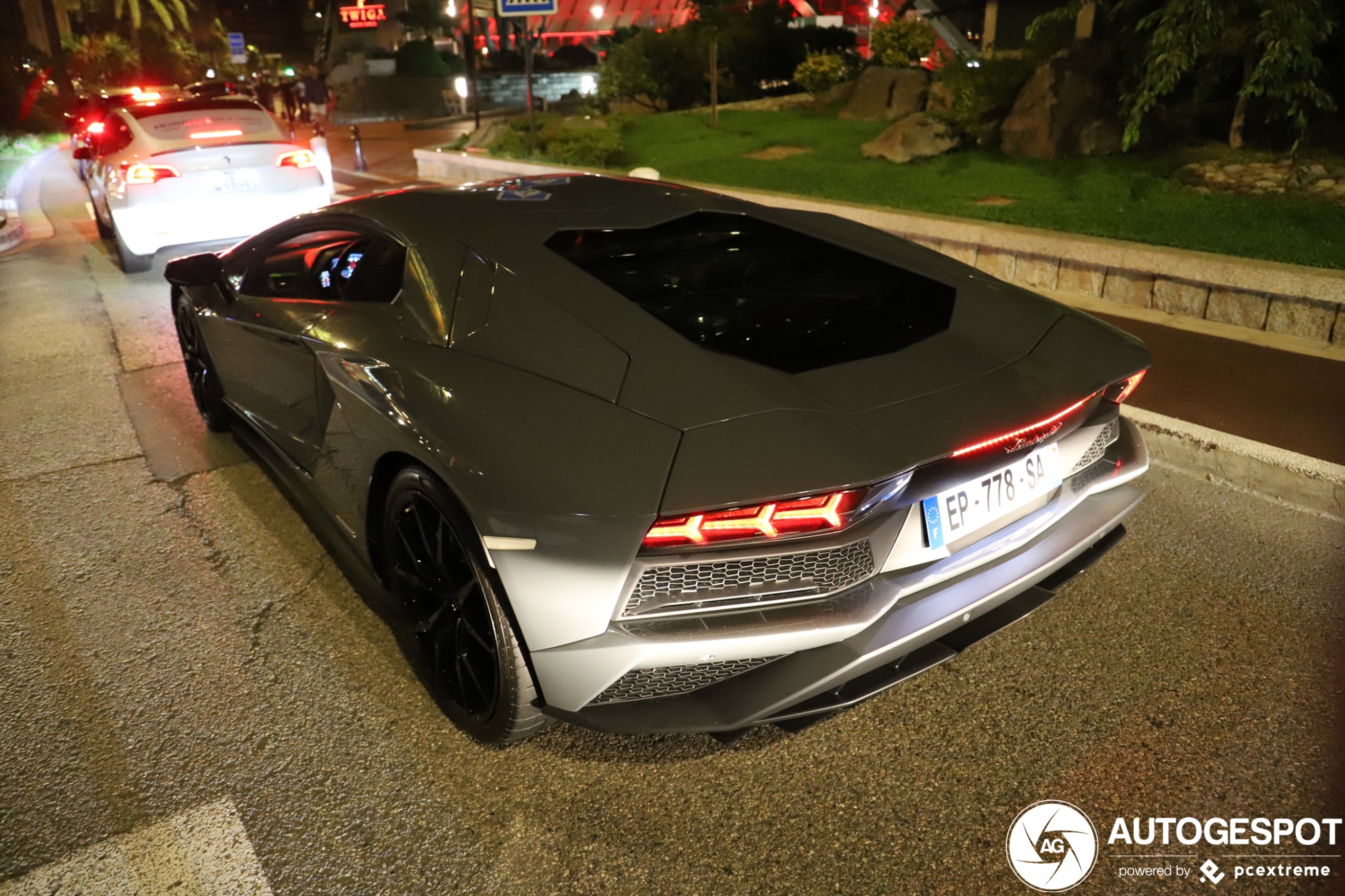 Lamborghini Aventador S LP740-4