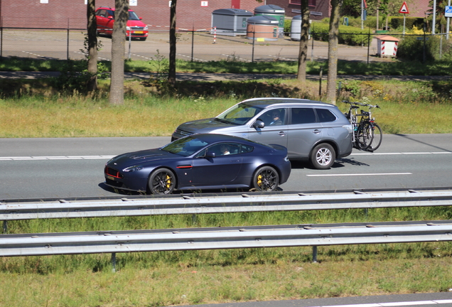 Aston Martin V12 Vantage S Red Bull Racing Edition