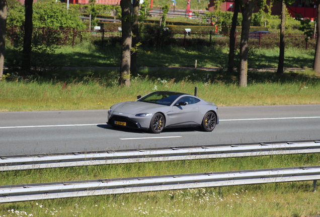 Aston Martin V8 Vantage 2018