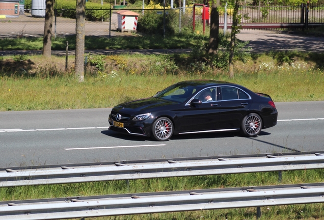 Mercedes-AMG C 63 S W205